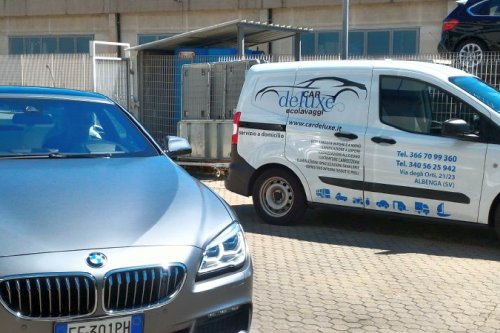 Sanificazione interni auto con generatore di ozono puro